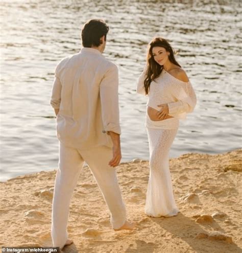 Беременность в объективе: Габриэла Собчак объявляет радостную новость в видео