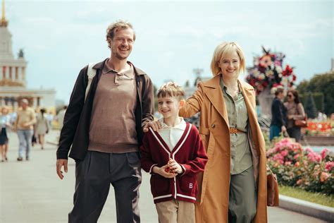 Семейные штормы: кто и почему несчастлив в сериале «Время Счастливых»