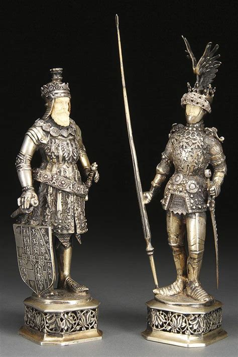 Зеркало-память: две серебряные фигурки из жизни Прасковьи Кострыгиной