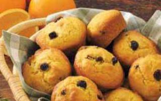 Hakbang-hakbang na recipe para sa klasikong raisin muffin